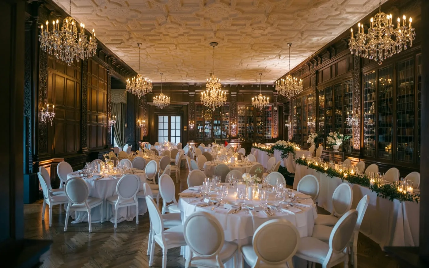 Paragraph Hall საღამოს